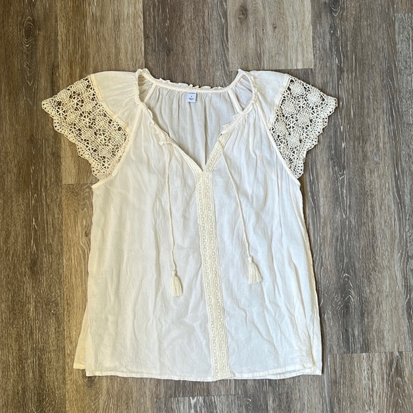 Old Navy Lacey shirt - Picture 2 of 3